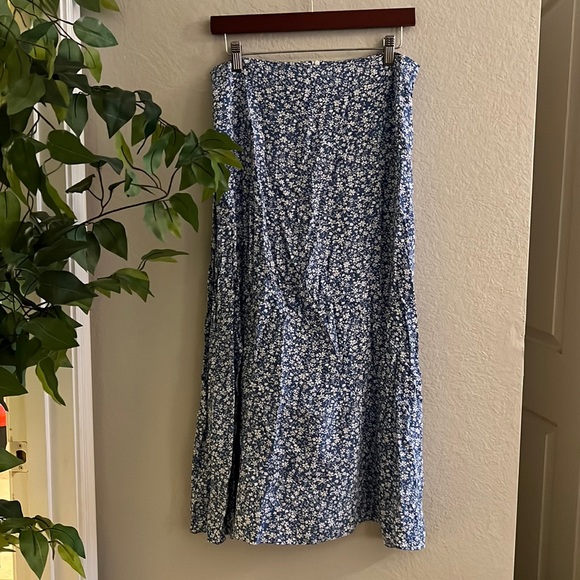 Mid rise split leg skirt - Picture 1 of 3